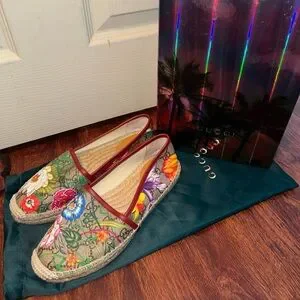 Gucci | Shoes | Gucci Red And Green Espadrilles Vibrant  display picture 3